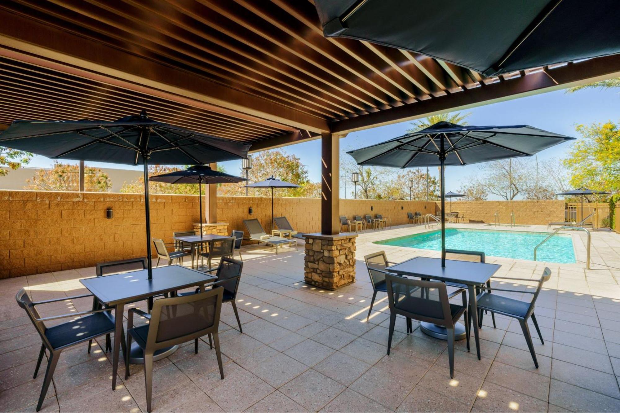 Courtyard By Marriott Phoenix Mesa Gateway Airport Εξωτερικό φωτογραφία